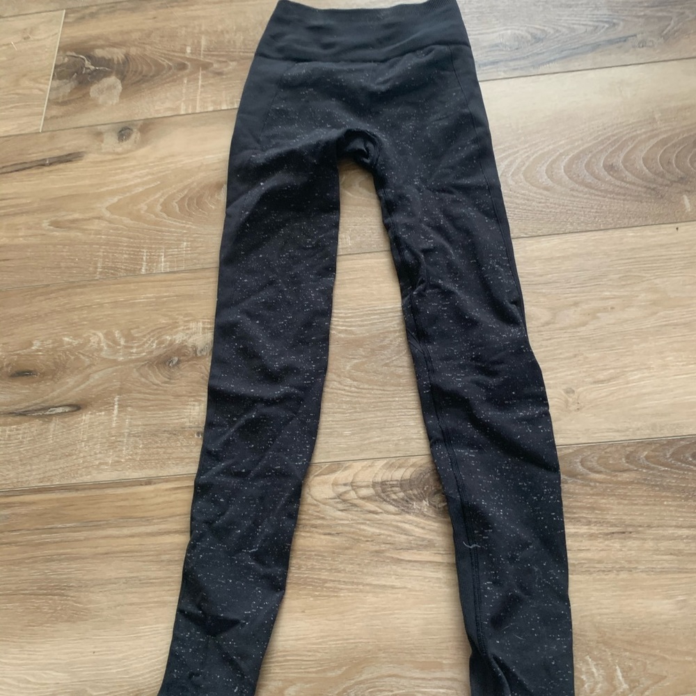 lululemon free to flow leggings size 2 black